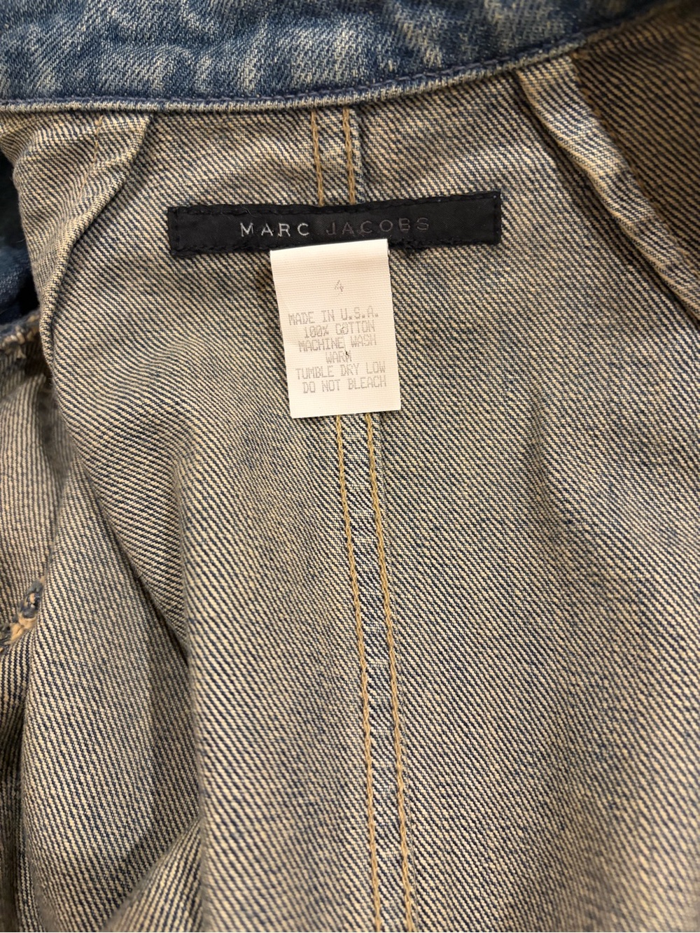 Original Marc Jacobs Denim peplum Jean jacket from the early 2000’s. - Picture 5 of 6
